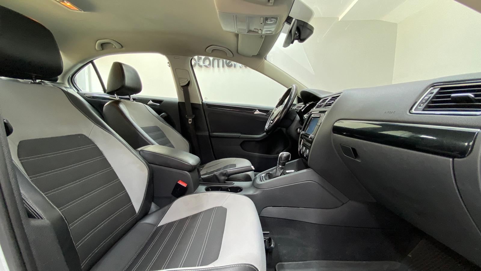 VOLKSWAGEN JETTA 11